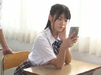 清楚清純ド淫乱な美形少女女子校生がクラスメイトと更衣室で顔面射精パコ！美少女顔射のエロ動画