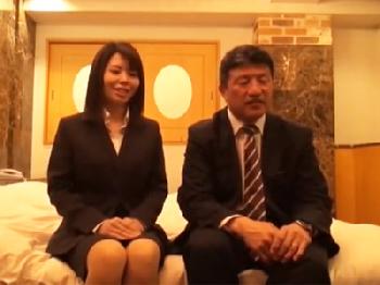 『んぁ部長の…ダメかもっ…』新人OLと上司の禁断不貞交尾で中出しゲット!素人美少女のエロ動画