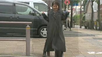内に秘めた露出欲求をホームレスに見せびらかすアブノーマル痴女奥さん巨乳素人人妻のエロ動画