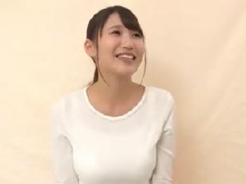 デカパイな素人お姉さんがお金をもらえると聞いて張り切って連続騎乗位抜き巨乳中出しのエロ動画