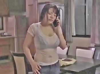不意な豪雨でビショビショに濡れた透けた息子の嫁さんに爆発して…巨乳人妻近親相姦のエロ動画