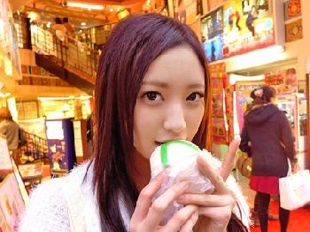 横浜中華街でデートしたあとハメ撮りを楽しむ出会い系カップル素人美少女のエロ動画