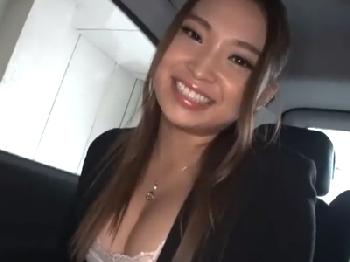 スーツから溢れる巨乳オフィスレディと…着衣のままハメ撮り成功！素人OLのエロ動画