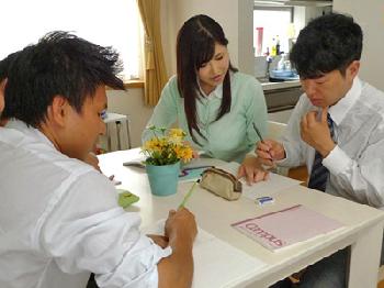 生徒たちに親切にしたばっかりに自宅を乗っ取られてレイプされる奥さん教師巨乳女教師人妻顔射乱交沖田杏梨のエロ動画