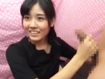 『え？シコる？』エッチな要求が徐々にエスカレートして最後はハメられちゃう女子大生素人美少女パイパン中出しのエロ動画