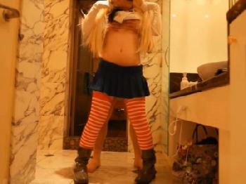 艦○れコスのガチ素人とオフパコ成功→ピストンの度に喘ぐ敏感女性器Wコスプレハメ撮りのエロ動画