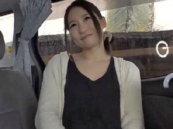 一級品フェラチオで一滴残らず精液吸い取ってくれた性的欲求過多淫乱ヤリマンW巨乳お姉さん痴女のエロ動画