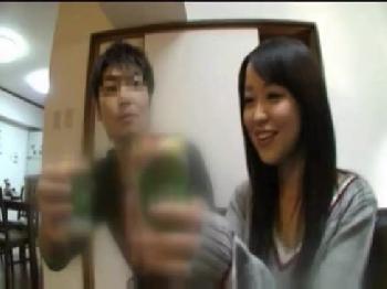 友人の強烈かわいい彼女を口説いて寝取りハメ成功素人美少女ハメ撮りフェラのエロ動画