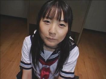 飼育された幼顔女子校生に大量精液ぶっかけ→掻き集めてザーメンごっくん美少女ロリ痴女顔射つぼみのエロ動画