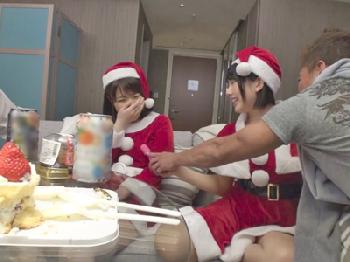 クリスマスにサンタコスしたパリピ女子2人組をナンパパコ素人美少女コスプレ顔射のエロ動画