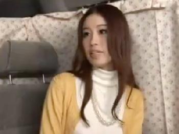 エッチな質問に照れちゃう純真無垢な素人主婦にナンパ即日中出し巨乳人妻のエロ動画