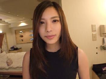 百貨店の販売員のキレイすぎるお姉さんが自らJAV体験を志願素人顔射のエロ動画