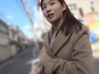 閑静な住宅街でナンパした心優しい素人女子大生とホテル密会→見た目からは想像出来ない腰振りで精液暴発！美少女痴女ハメ撮りのエロ...