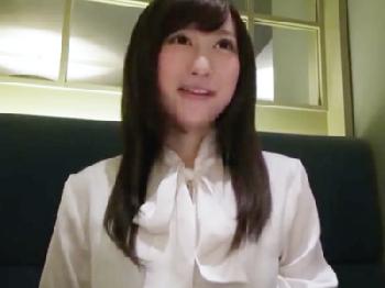 欲求不満の奥様が若い男と溺れる密通交尾巨乳素人人妻のエロ動画