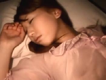 卒業旅行で訪れた田舎の野外で襲われてしまった天然Jカップビックおっぱい女子校生巨乳美少女レイプ本田莉子吉永あかねのエロ動画