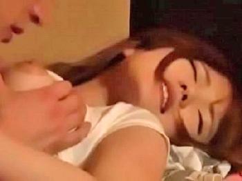 隣の性行為を見てオナニーする美形少女を見て連続挿入美少女3Pのエロ動画