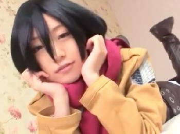 進撃の巨人ミカサコスの黒髪美形少女が衣装のままコスハメ撮り美少女ロリコスプレのエロ動画