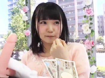 ぐうカワ萌え系少女にディルド腰振りしてもらって発情したところにホンモノペニ棒登場！素人美少女ロリ痴女ナンパのエロ動画