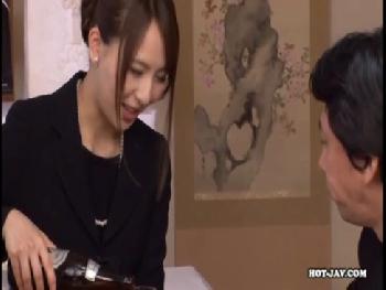 美麗すぎるマダムがM字開脚しておめこ舐め強要してくる…巨乳お姉さん人妻熟女パンストフェラ希崎ジェシカのエロ動画