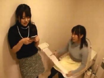 「赤ちゃん出来ちゃう」頭の緩そうな女子大生達を自宅に連れ込み無許可中出しW巨乳素人盗撮のエロ動画