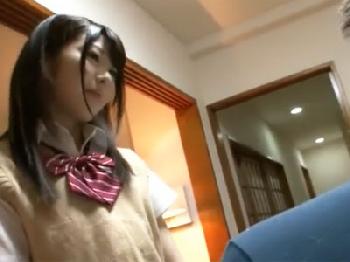 「その年で童貞とか恥っず」生意気な女子校生にムラつきお仕置きハメ美少女近親相姦のエロ動画