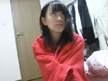 「泊めてくれるなら…」童顔っ娘美形少女を自宅に連れ込みパコるW素人美少女顔射ハメ撮りのエロ動画