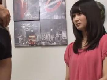 清麗で真面目な雰囲気のお姉さんが目の前に差し出されたペニ棒を奉仕人妻顔射のエロ動画