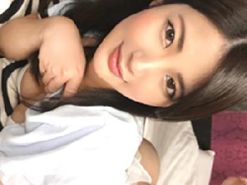 イヤイヤながらも客の即尺希望を断れず流されそのままFUCK巨乳素人美少女のエロ動画