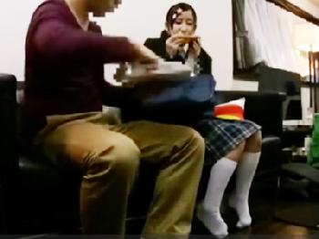 『なんでこんな事するの‥泣』家出中のミニ系JCを自宅に連れ込み中出しレイプする無慈悲男素人美少女ロリ痴女のエロ動画