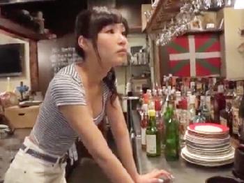 神奈川で噂のオシャレなスペインバルで働く看板娘を直撃→他スタッフが休憩中に店内パコW巨乳美少女ギャルのエロ動画