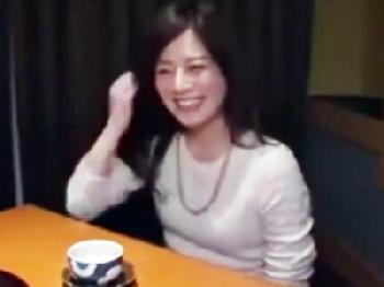 最高にきれいな奥様にパイズリやフェラチオ奉仕させて浮気挿入ハメ素人人妻ハメ撮りのエロ動画