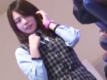 パ肉棒屋の美形少女店員を襲う悲劇‥いきなり客に痴漢されて着衣のまま挿入され無許可中出し!美少女レイプ露出のエロ動画