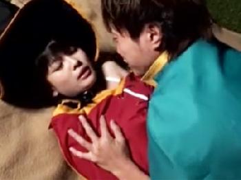 アニコスしたまな板おっぱい華奢美形少女がなし崩し的にファックに持ち込まれな中出しされる美少女コスプレパイパン露出のエロ動画