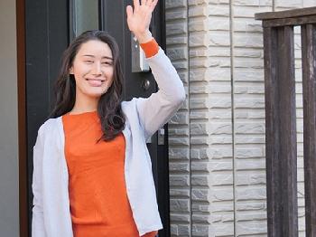 『あなた…いってらっしゃい♡』何もかも満たされているはずだった。笑顔で夫を送り出す妻は他人棒を迎え入れて…痴女人妻九条みちる...