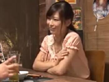 お酒でエロスイッチが入ったほろ酔い状態のきれいなお姉さんと中出し交尾成功素人ナンパ盗撮のエロ動画