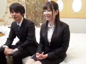 『こっこんなに！？』謝礼金に釣られた巨大バストオフィスレディが同僚と即ズボ巨乳素人美少女OL中出しナンパ盗撮のエロ動画