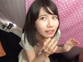 一級品の手コキテクで童貞男性器ぶっこ抜いた素人娘お姉さんのエロ動画