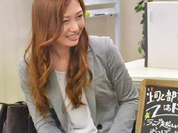 残業で終電を逃してしまった男女の先輩後輩が朝まで乱れる中出し性交素人お姉さんOLのエロ動画