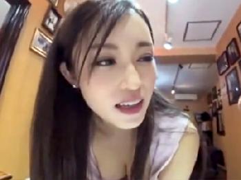 可愛くてビックおっぱいでド淫乱な痴女美容師がこっそり手コキ抜きしてくれる神サロン巨乳素人お姉さんのエロ動画