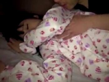 まだ毛も生えていないツルマン●女の調教日記→キモ大人たちと乱交させ名器へ仕立て上げていく美少女ロリパイパンハメ撮りのエロ動画