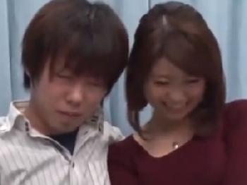 童貞筆おろし中にノッて来ちゃって中出し許すお姉さん素人のエロ動画