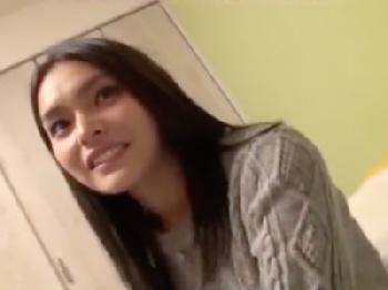 終電を逃した絶世美形お姉さんにタクシー代あげて送迎→自宅に押し入り生ズボファック！素人痴女ハメ撮りナンパのエロ動画