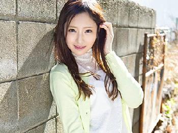 モデル系の色白美人が発情したキモ男に身体中を舐め回されるじっくりSEXお姉さん顔射のエロ動画