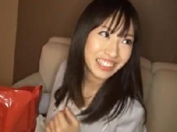 素人OLのランジェリーを買い取るついでにハメ交渉して中出し交尾撮影Wハメ撮りのエロ動画