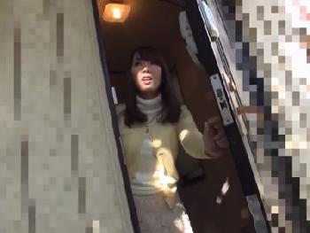 『私の変態映像を夫に内緒で販売してください…』変態性癖を持った素人主婦からの依頼人妻のエロ動画