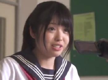 『激しいよぉ…』笑顔が可愛い超可愛い女子校生と3P美少女中出しハメ撮りオナニーのエロ動画