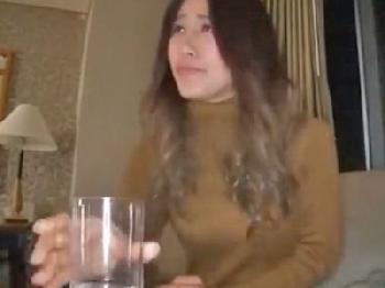 自ら密通志願してきた素人ギャル母親と中出しハメ撮り人妻のエロ動画