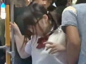 優等生なめがね女子校生が痴漢に中出し強姦されて号泣素人レイプのエロ動画