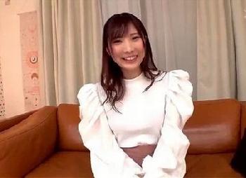 これで奥さん！？久しぶりの夫以外の男に会うためテンション上げてきた素人奥さんとラブラブ不貞人妻ハメ撮りのエロ動画