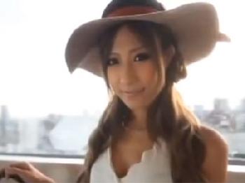 細身なギャルお姉さんとホテルにIN→ドアを閉めるなり愛し合うイチャパコ顔射のエロ動画